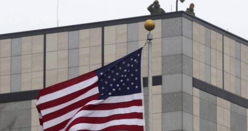 Mbyllja e katër qendrave serbe për punë sociale në veri, reagon Ambasada amerikane në Prishtinë