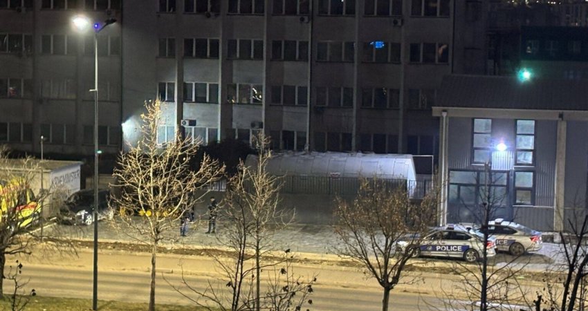 “Kryeministër hajvan”, Policia del në vendin ku u shkrua grafiti kundër Kurtit