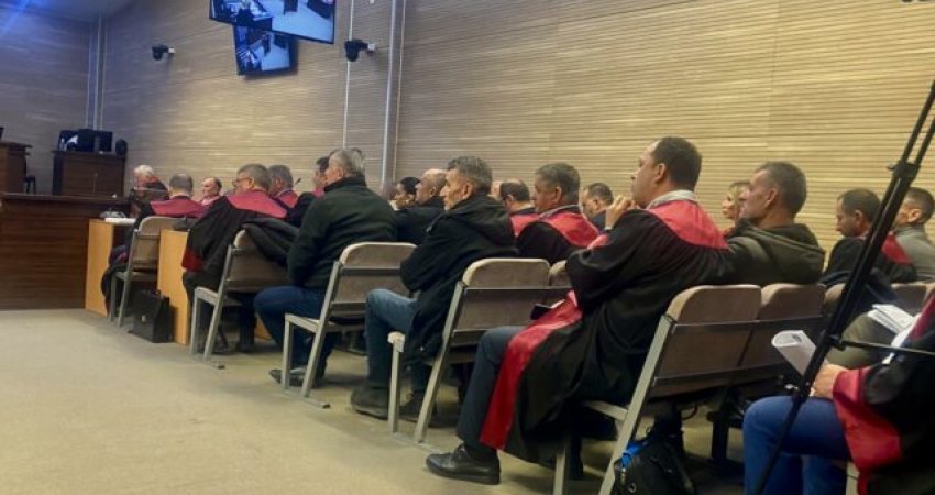 26 policët e akuzuar për ryshfet dalin para Gjykatës