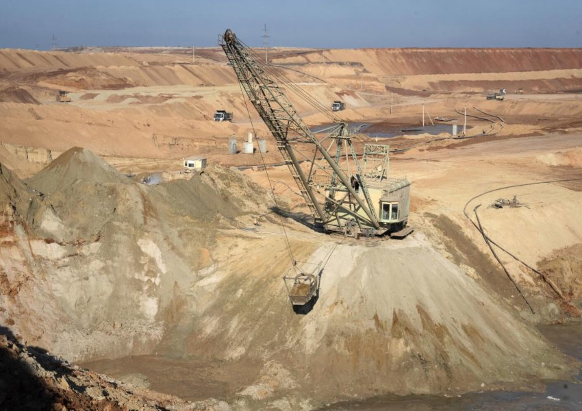 Financial Times: Ukraina pranon marrëveshjen e mineraleve me SHBA