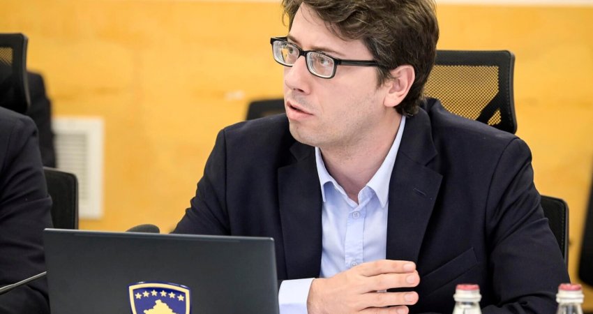 Përmbaruesit privatë i reagojnë ministrit Murati: Tërhiqe deklaratën ose i shqyrtojmë mundësitë ligjore