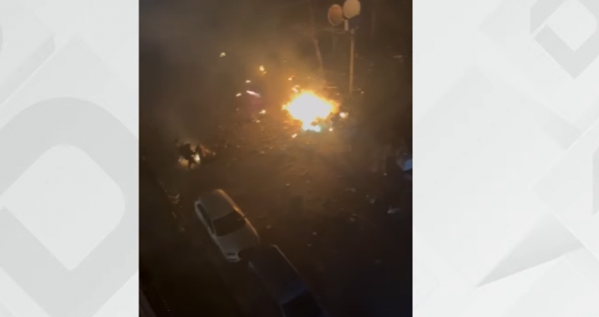 Shpërthimi aksidental i fishekzjarreve lëndoi rëndë të riun, dëmtoi banesa dhe biznese