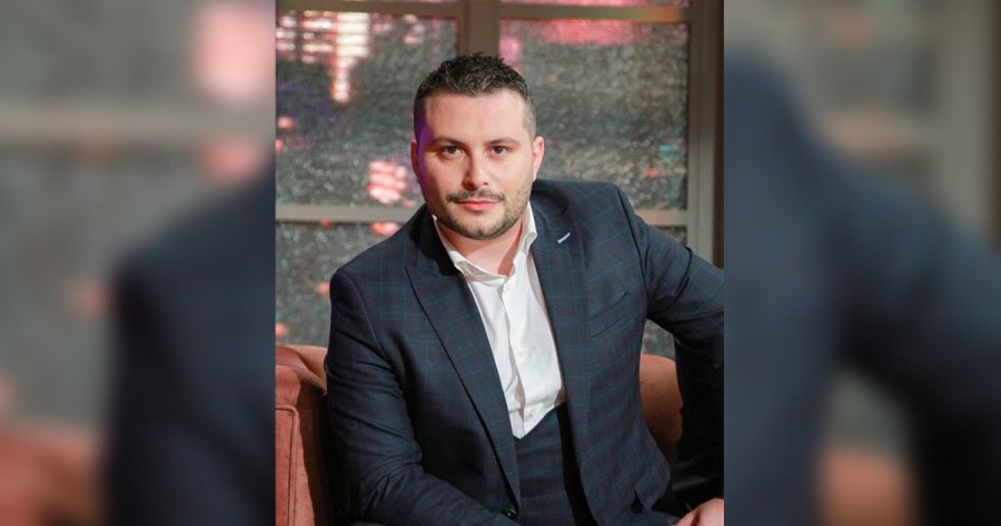 Aktivistë dhe gazetarë thirrje për lirimin e të rinjve që reaguan ndaj tifozëve polake, Qarri: Imagjino pak nëse një shqiptar do bënte shurrën...