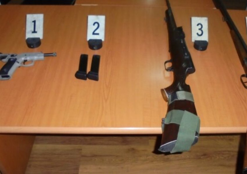 Të shtëna gjatë festimit të Krishtlindjeve Ortodokse në Istog, arrestohet një person dhe sekuestrohen armë