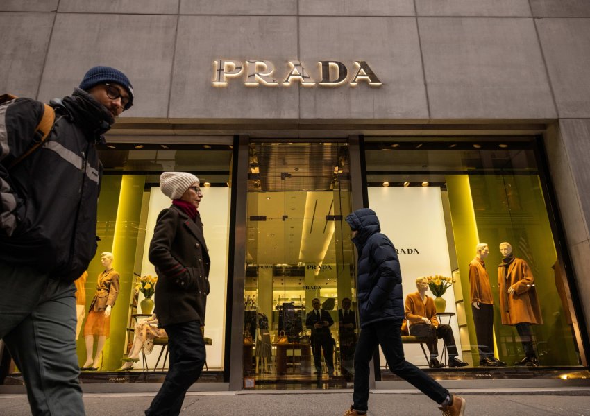 Prada kërkon të blerë Versace 