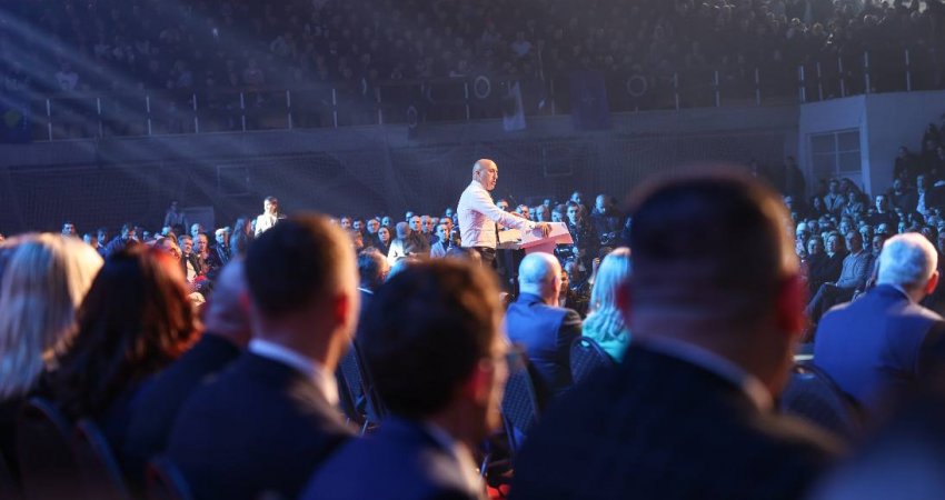 Tubimi i AAK-së me partnerët e koalicionit, Haradinaj: S’ka dëshmi më të mirë për Kosovën Fituese se sa tubimi sot në Prishtinë