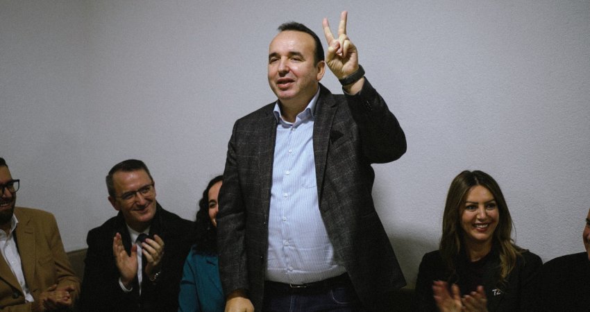Derë me derë për ndryshim, Mustaf Abazi kërkon mbështetjen e bashkëvendësve