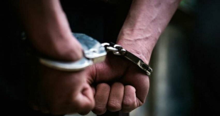 Arrestohet një person në Zveçan, iu konfiskuan armë e fishekë