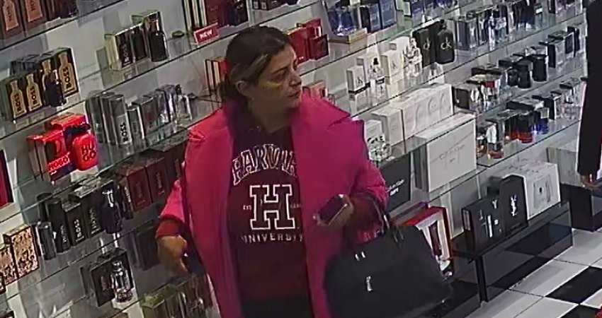 Policia kërkon ndihmë nga qytetarët për identifikimin dhe vendodhjen e një gruaje për vjedhje në Prishtinë