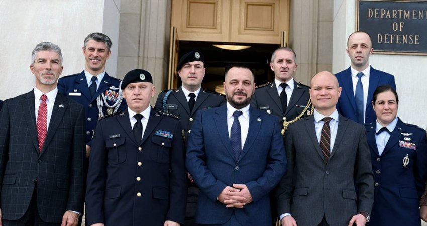 Maqedonci e Jashari në Departamentin e Mbrojtjes së ShBA-ve flasin për planin 10-vjeçar të tranzicionit të FSK-së