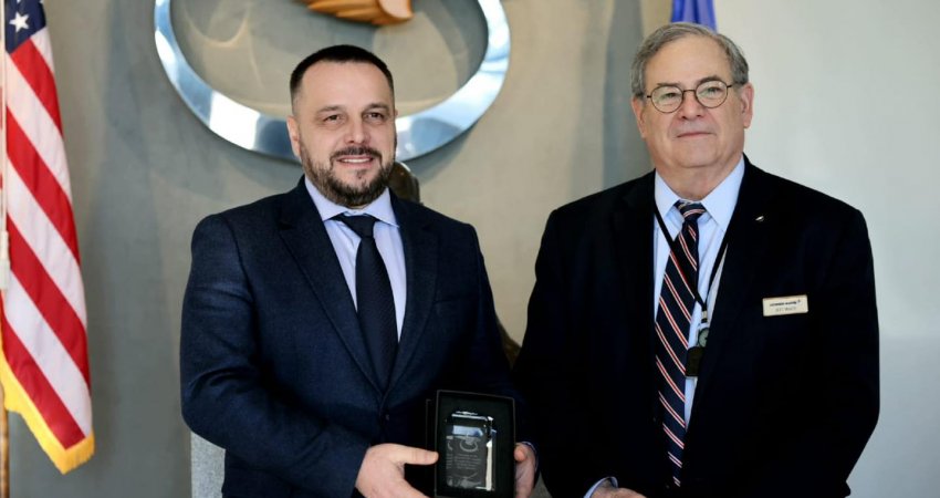 Maqedonci viziton fabrikën e prodhimit të helikopterëve në SHBA: “Black Hawk” do t’i kemi në flotën e ushtrisë së Kosovës