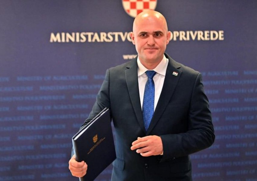 Skandal në Kroaci, zv.kryeministri qëllon 9 herë me pistoletë nga makina