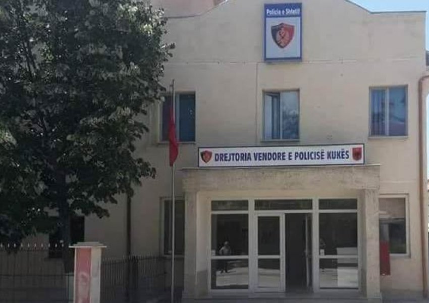 Lëvizte i armatosur me automatik, arrestohet 23-vjeçari në Kukës, në pranga dhe dy shokët e tij
