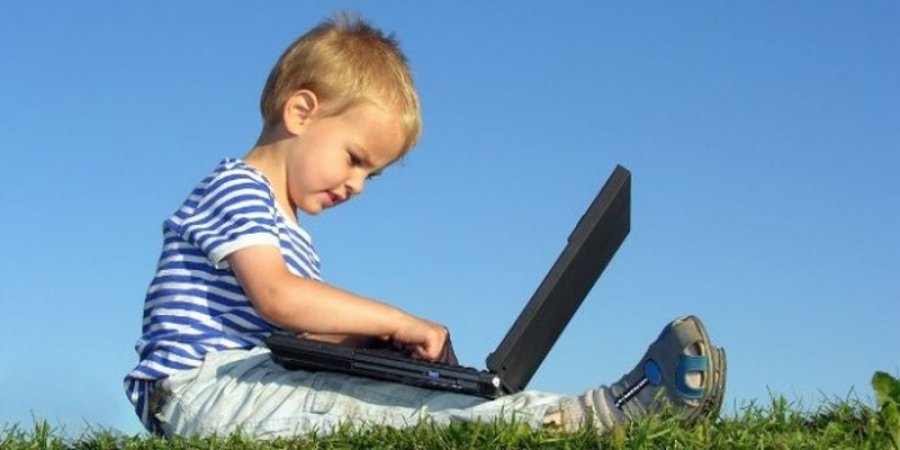 Shumë orë para lojërave online, fëmijët rrezikohen nga çrregullimet emocionale