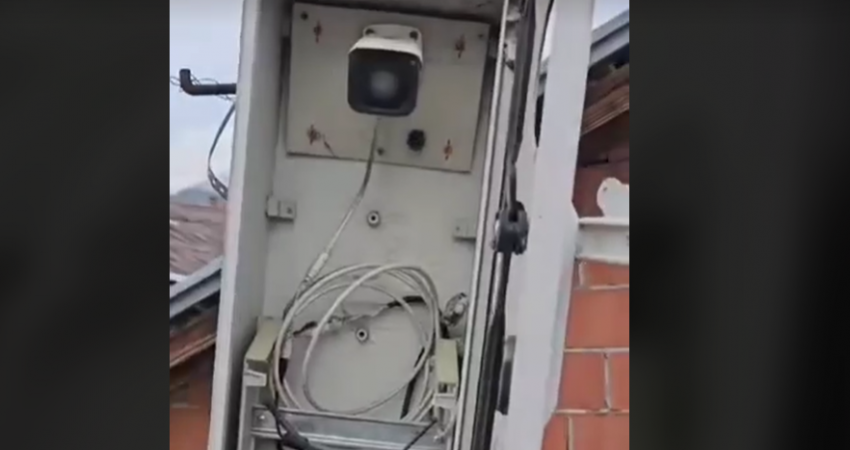 Policia heq një kamerë ilegale në Leposaviq
