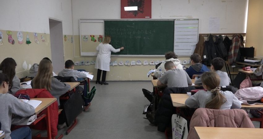BE-ja rikonfirmon mbështetjen për arsimin në Kosovë