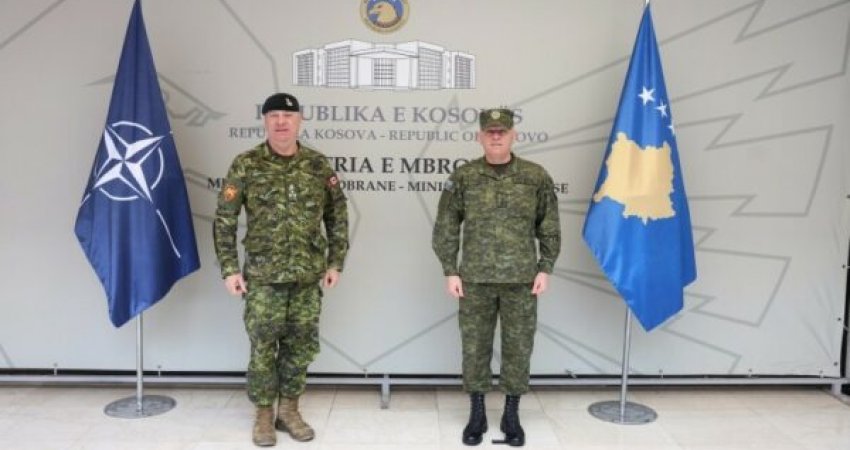 Jashari njofton Gjeneralin Scott për të arriturat e FSK-së