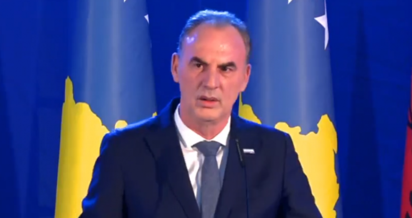 Limaj në Gjilan: S’jemi duke zgjedhur kryeministër cili është më i hijshëm, na duhet një që na kryen punë