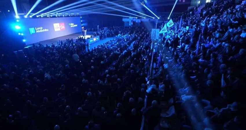 LDK me tubim masiv në Ferizaj, Abdixhiku: Sa më të bashkuar kundërshtarët aq më e fort mbështetja popullore ndaj LDK-së