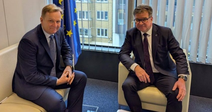 Lajçaku takohet me pasardhësin e tij për dialogun Kosovë-Serbi