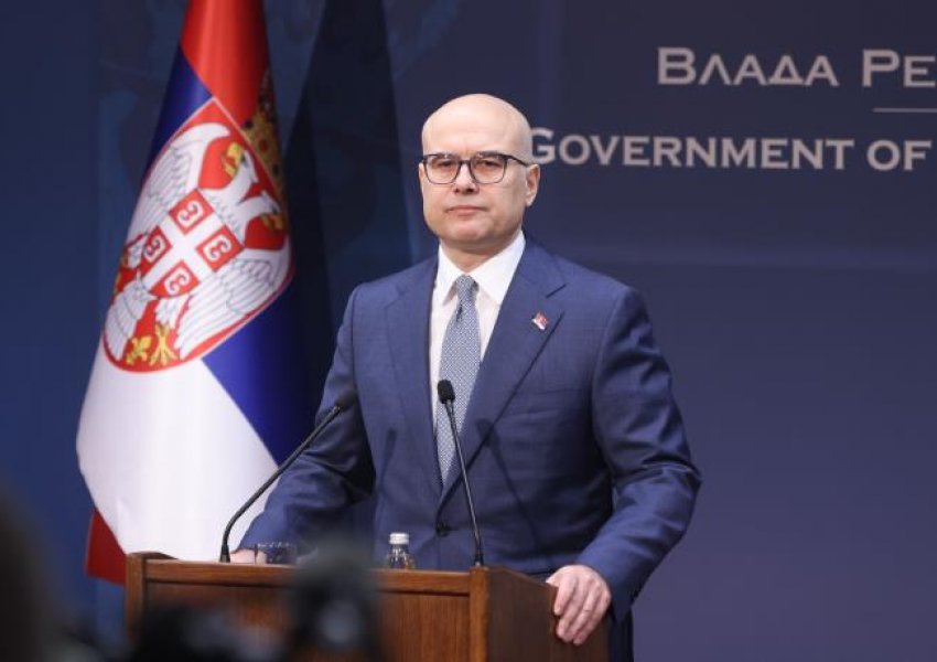 Kryeministri i Serbisë dha dorëheqje pas protestave masive: Çfarë pritet tani?