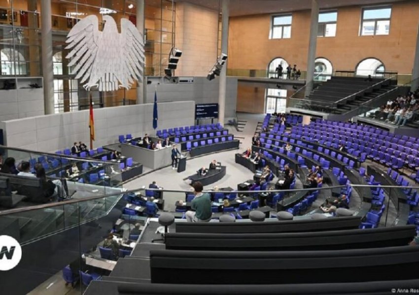 Mocioni për emigracionin miratohet në Bundestag