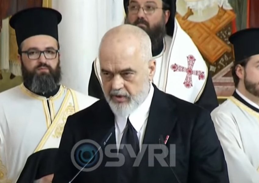 I pangopur me fjalime: Rama edhe në ceremoninë mortore të Janullatos 'sprovon' durimin e besimtarëve, Mitsotakis flet 6', ai 20'