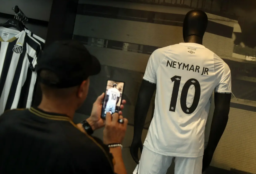 Neymar, në shenjën e legjendës: I dashur Pelé, froni dhe kurora do të jenë gjithmonë të tutë!
