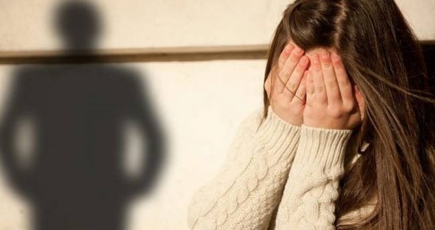 Dyshohet se abuzoi seksualisht me vajzën 12-vjeçe, arrestohet 36 vjeçari