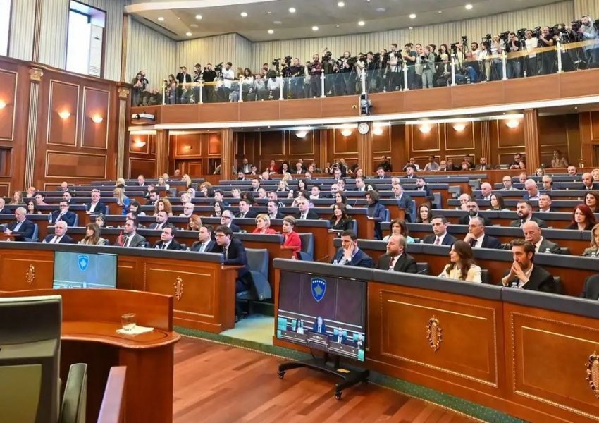 Sulmohet deputeti i Kuvendit të Kosovës – përfundon në spital bashkë me familjen