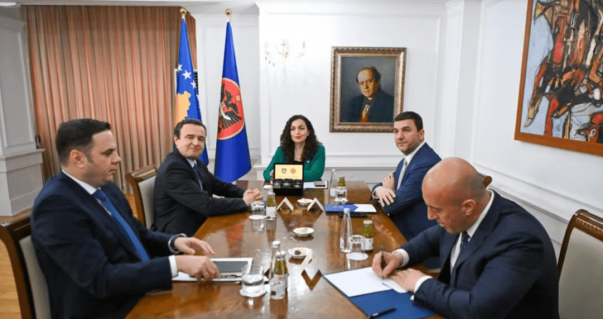 Presidentja Osmani takon sot veç e veç krerët politikë, e nis me Kurtin