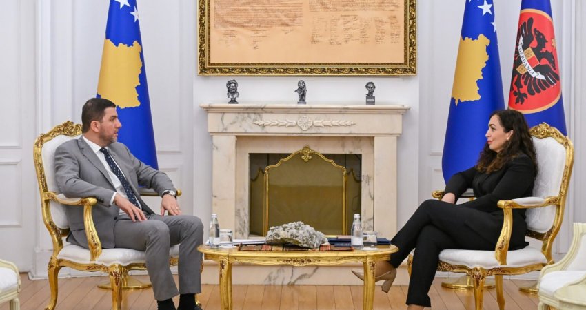 Krasniqi deklarohet pas takimit me Osmanin: Aktgjykimi i Kushtetueses e ka bërë të qartë rolin e secilit