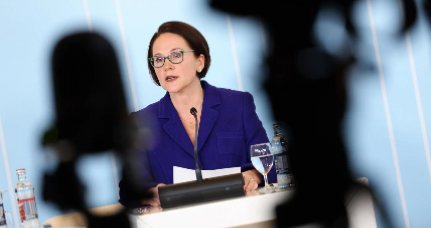 Ministrja e Mbrojtjes së Luksemburgut vizitë në Kosovë, takim me presidenten Osmani