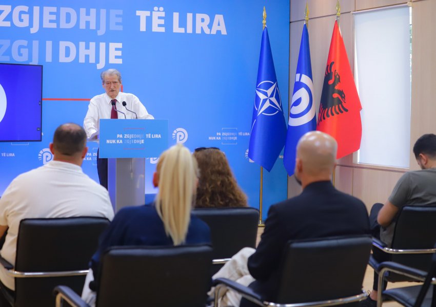 Berisha: Pas dhunimit të zgjedhjeve dhe katandisjes, shkarkimi i drejtorëve në Vlorë është një akt tjetër i ‘kokave të turkut’