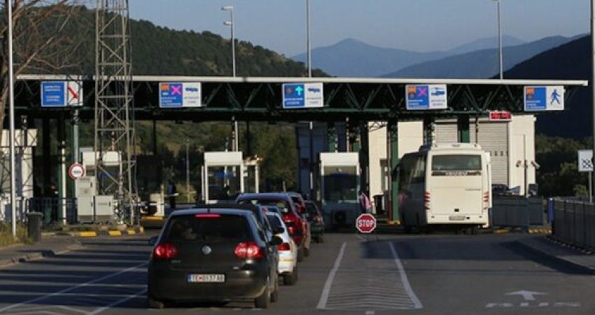 Hapet për qarkullim rruga nga Hani i Elezit për Shkup, ishte bllokuar shkaku i një zjarri