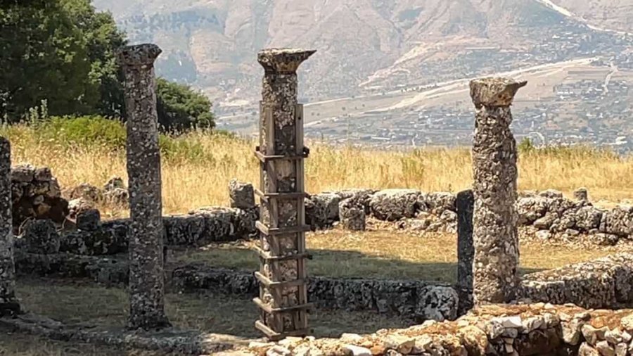 Gjirokastër/ Zjarret rrezikojnë monumentet e kulturës