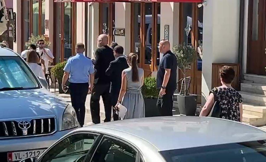 Rama tenton të ‘fikë’ zjarrin e vjedhjes me mbetjet/ Patronazhistët ankohen për ‘hapësirat publike’: Po na nxirrni mashtrues