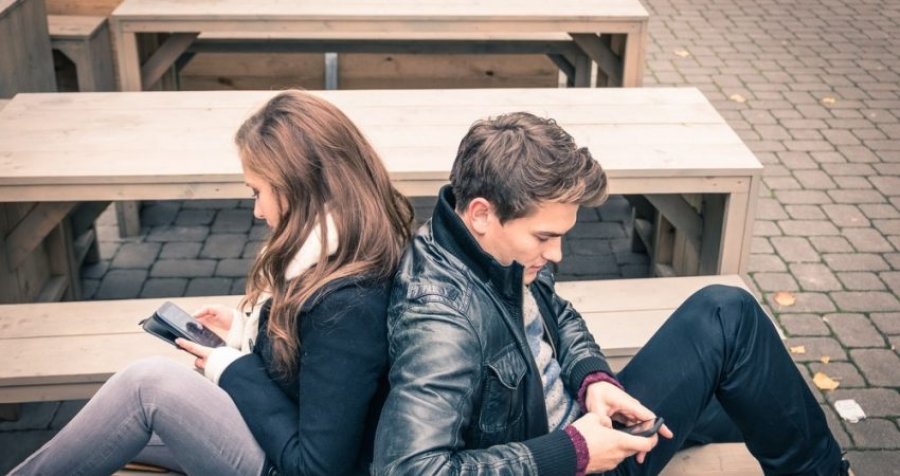 Para se të njiheni me dikë online, ja çfarë duhet të dini