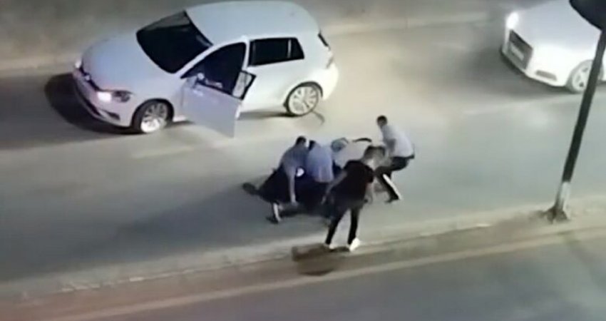 Policia s’e përfshin në raportin 24 orësh vdekjen e 27-vjeçarit dhe arrestimin e policëve për “vrasjen nga pakujdesia”