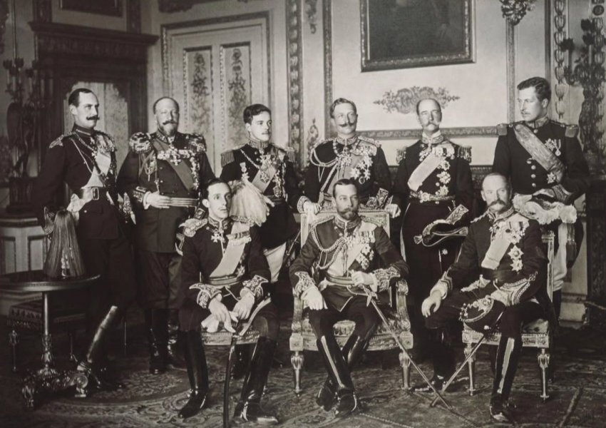 'Fund i një epoke': Fotografia historike e mbretërve europianë në varrimin e Edward VII parashikoi një Europë në shpërbërje