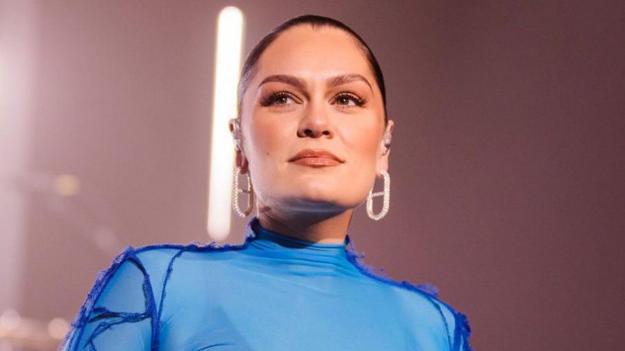 Jessie J emocionon ndjekësit, lot gëzimi mes betejës me kancerin