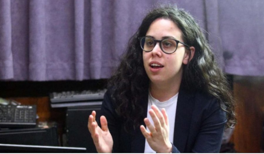 Gazetarja/ Sofija Popoviq: Sa herë që gjërat janë të vështira për regjimin në Beograd, shfaqen zyrtarët nga Rusia