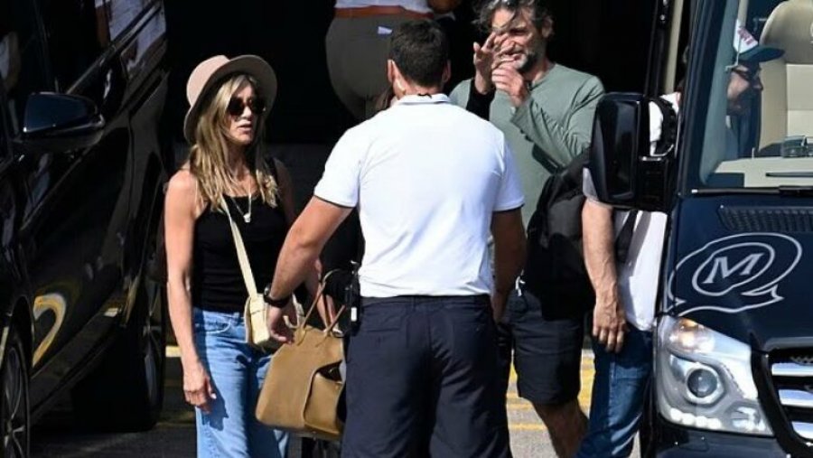 Jennifer Aniston kapet mat me trajnerin e famshëm në Mallorca