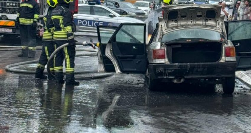 Zjarri në një makinë afër komunës së Prishtinës, Drejtoria për Emergjenca: Zjarrfikësit parandaluan përhapjen e rrezikut 