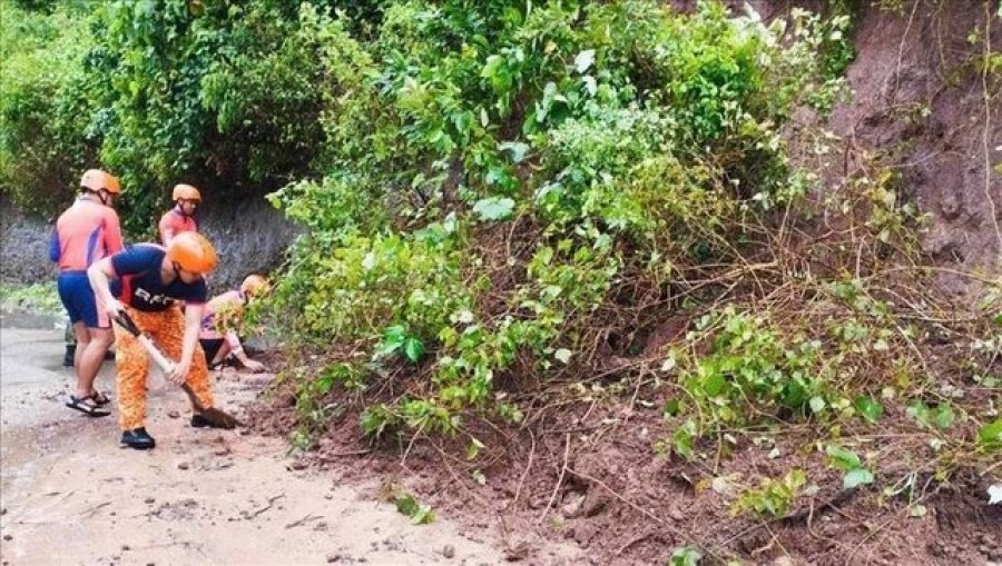 Tetë viktima dhe 18 të zhdukur, bilanci i rrëshqitjeve të dheut në kufirin Kinë-Nepal