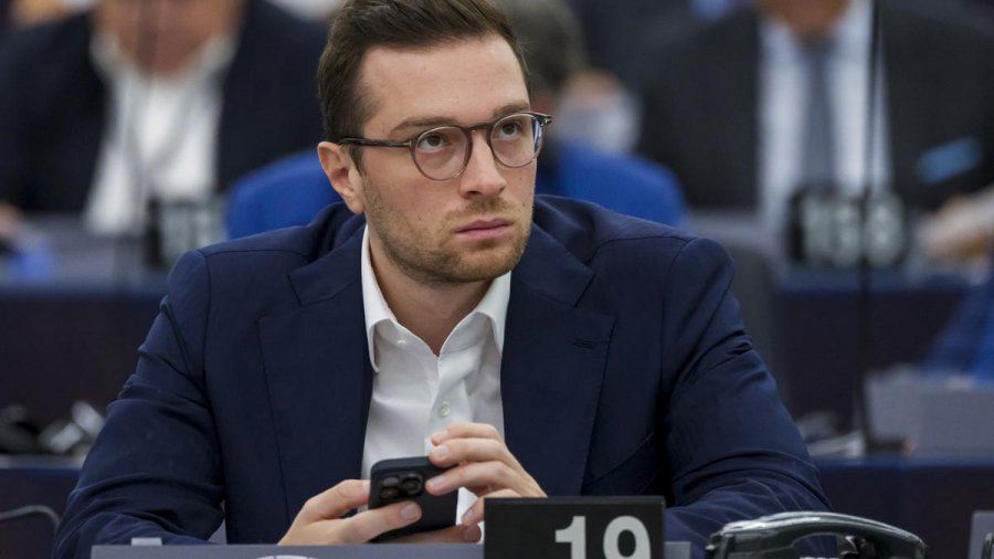 Policia franceze bastis selinë e partisë së Le Pen/ Bardella: Sulm ndaj pluralizmit dhe demokracisë