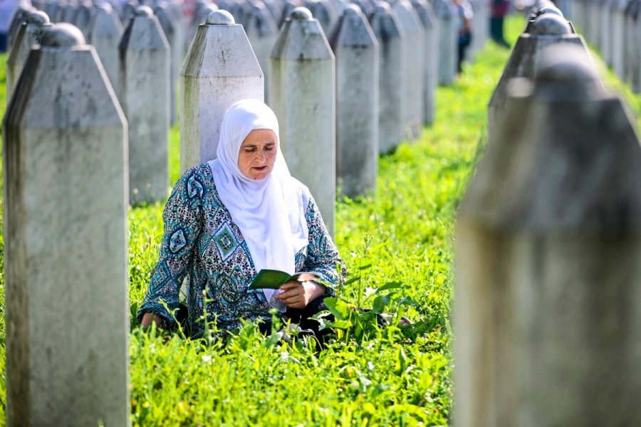 30 vjet pas gjenocidit të Srebrenicës, termi gjenocid ende përdoret gabimisht