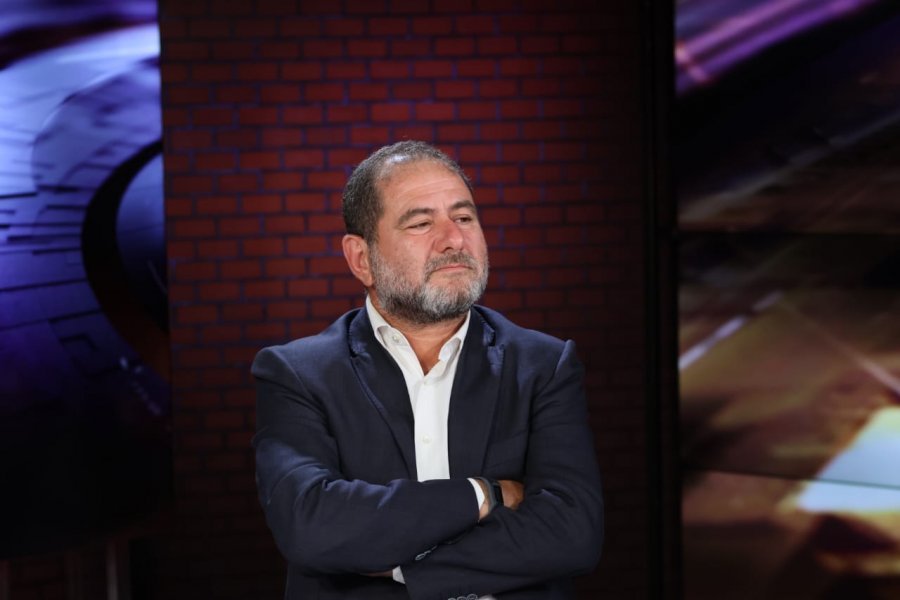 A mund ta mbrosh Velinë duke i shërbyer Edi Ramës