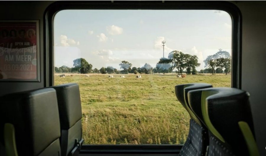 Tren me Wi-Fi dhe ashensorë: Lidhja e re hekurudhore ndërkufitare gati për 2026