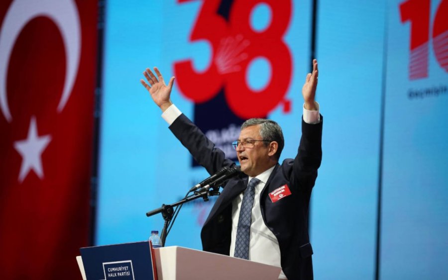 Me arrestimet e kryetarëve të bashkive, Erdogani po përpiqet të ndalojë opozitën